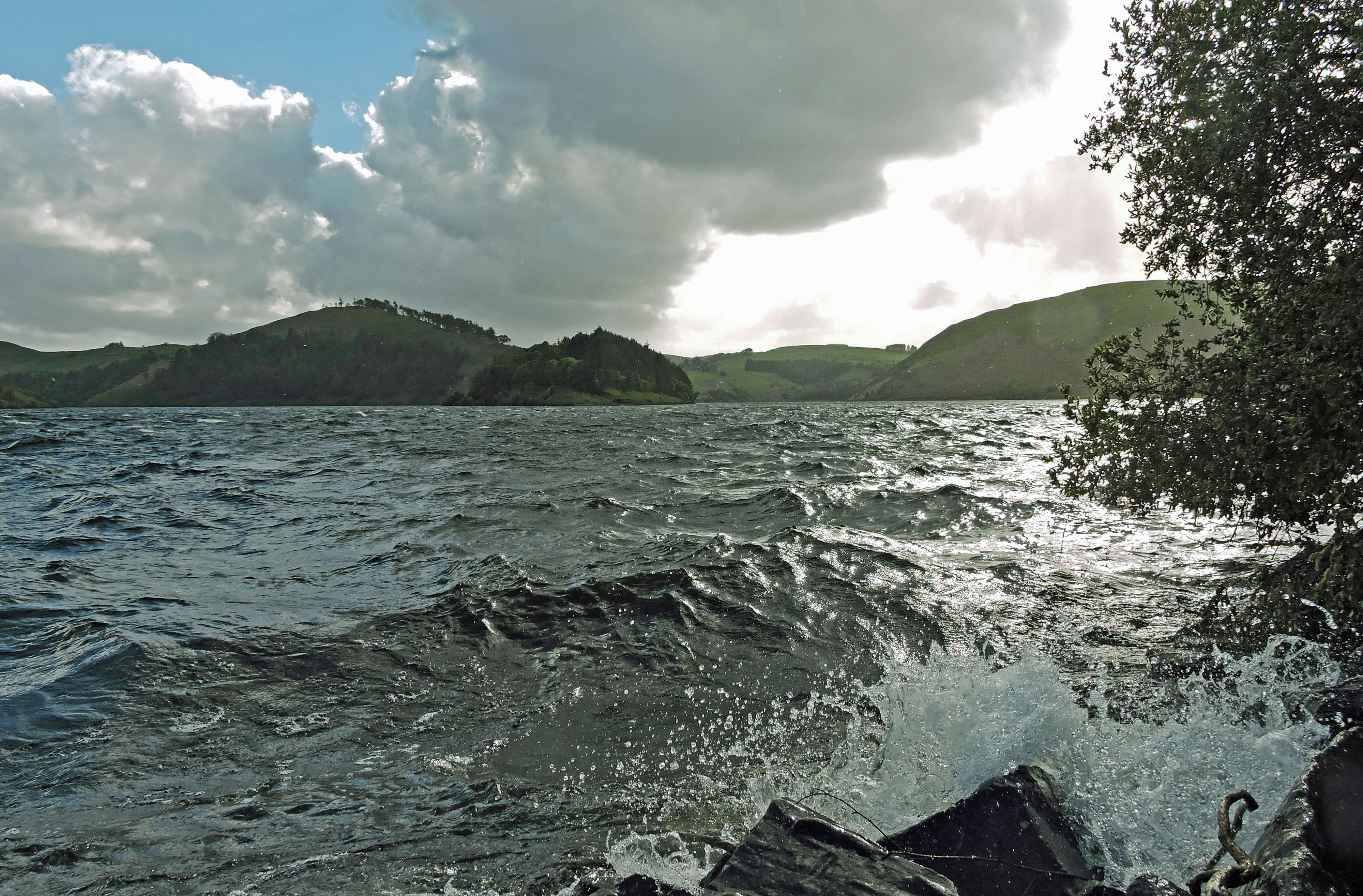 CHOPPY WATER AT CLYWEDOG RESERVOIR Bill Bagley Photography